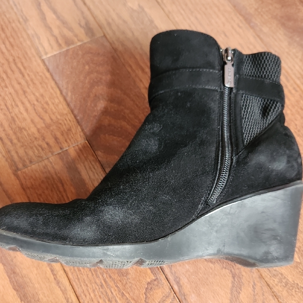 Blondo Liberata Waterproof Suede Wedge Ankle Boots - Picture 3 of 7